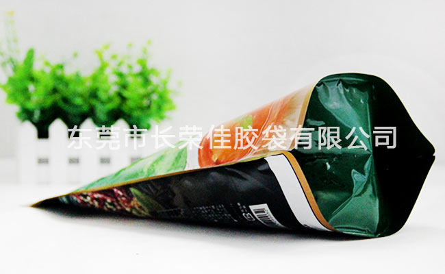 绿茶茶叶直立袋底部特写